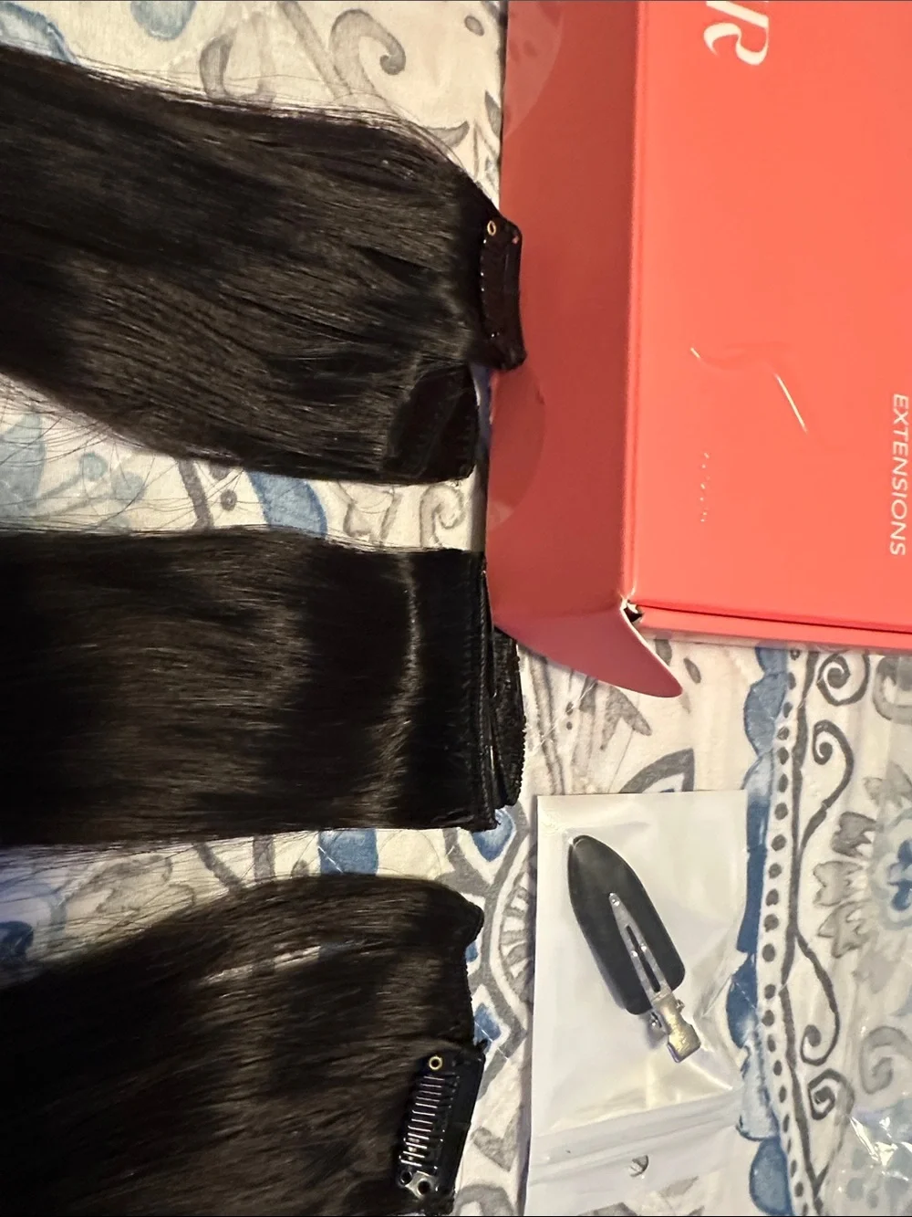 XD HAIR Black Straight Clip-In Extensions - 6 Pieces for Instant Length